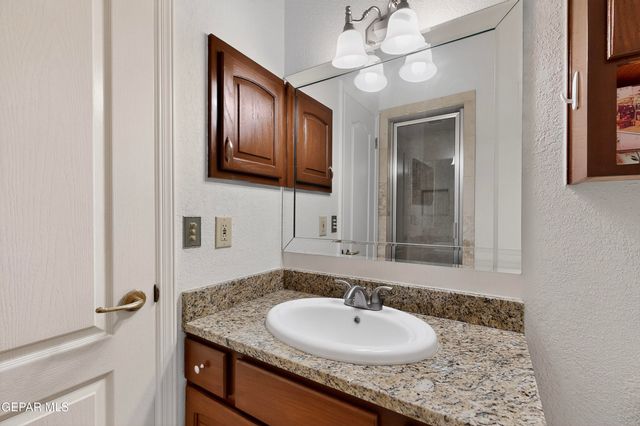 5238 WHITE OAK Drive, El Paso, TX 79932