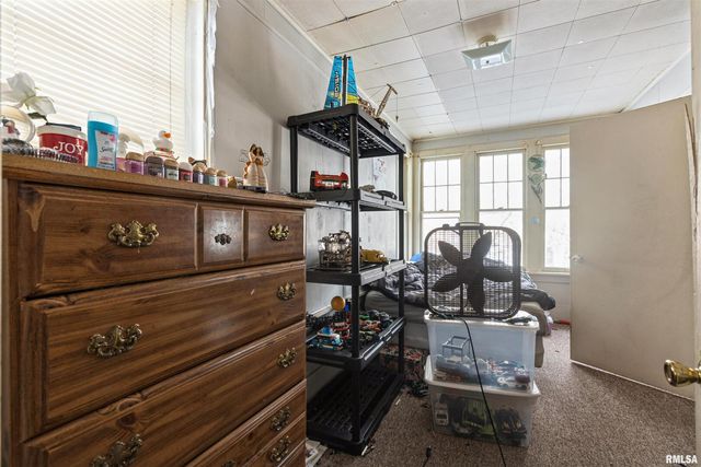 431 6TH Avenue S, Clinton, IA 52732