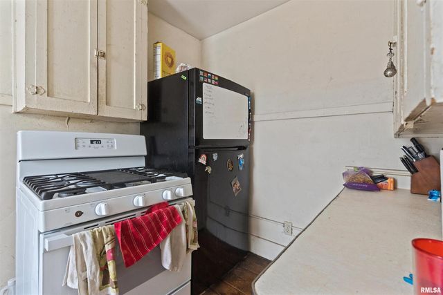 431 6TH Avenue S, Clinton, IA 52732