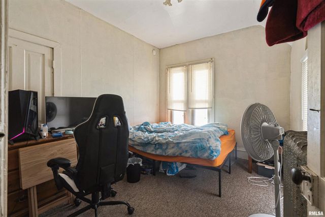 431 6TH Avenue S, Clinton, IA 52732