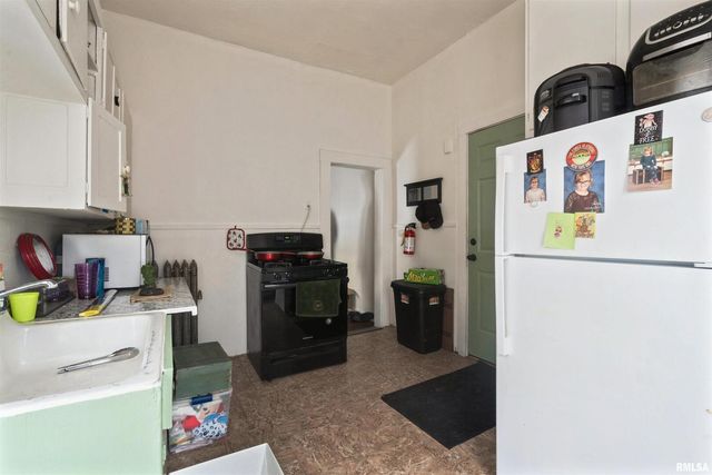 431 6TH Avenue S, Clinton, IA 52732