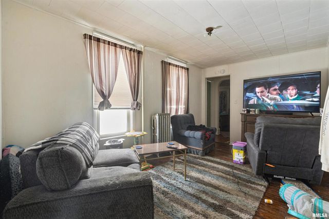 431 6TH Avenue S, Clinton, IA 52732