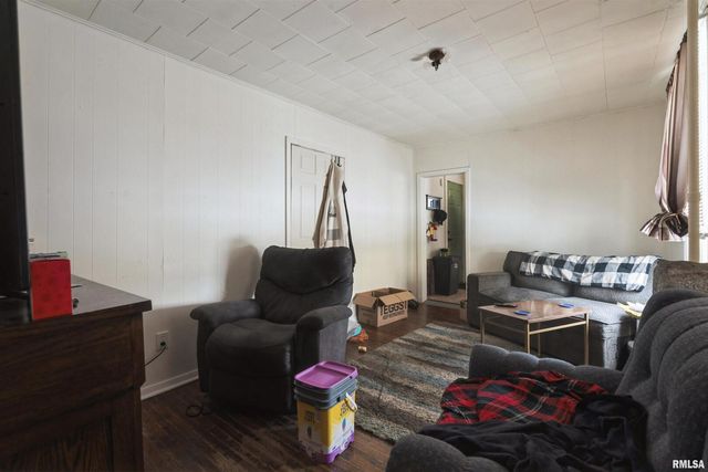 431 6TH Avenue S, Clinton, IA 52732