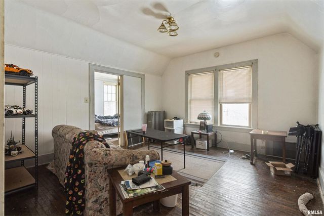 431 6TH Avenue S, Clinton, IA 52732