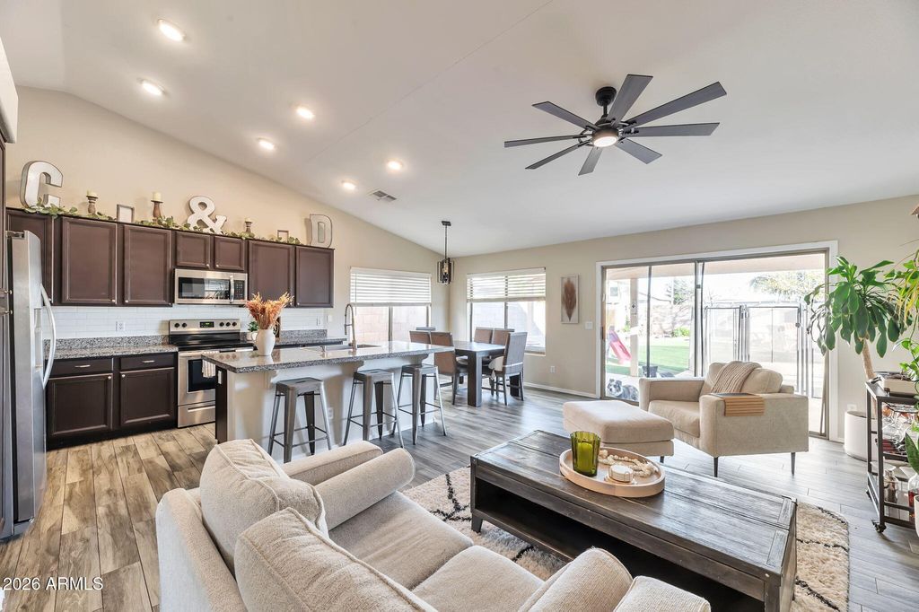 1612 E LAUREL Avenue, Gilbert, AZ 85234