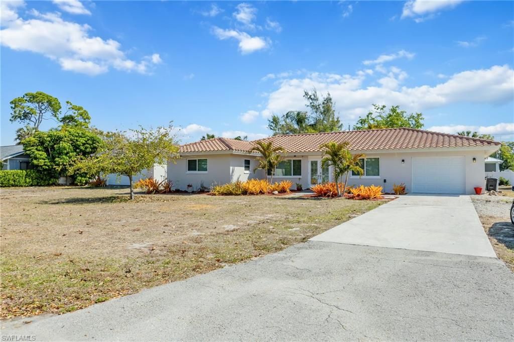 27104 Jarvis RD, BONITA SPRINGS, FL 34135 — photo 2