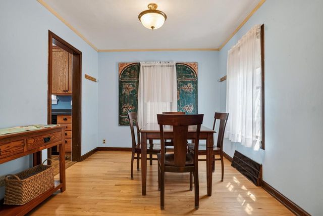 5008 N Elkhart AVENUE, Whitefish Bay, WI 53217