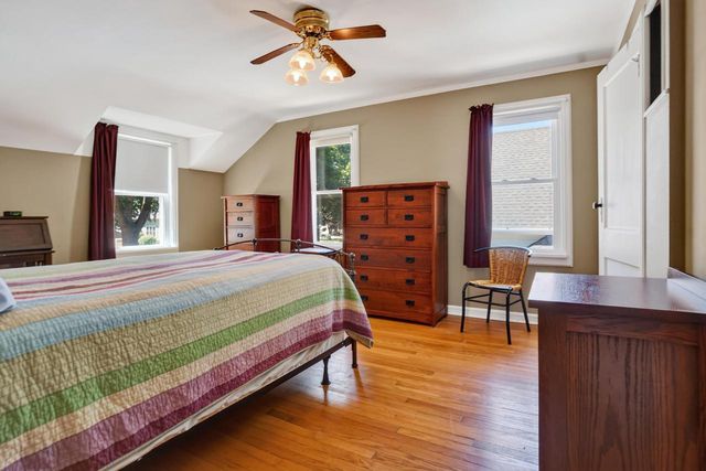 5008 N Elkhart AVENUE, Whitefish Bay, WI 53217