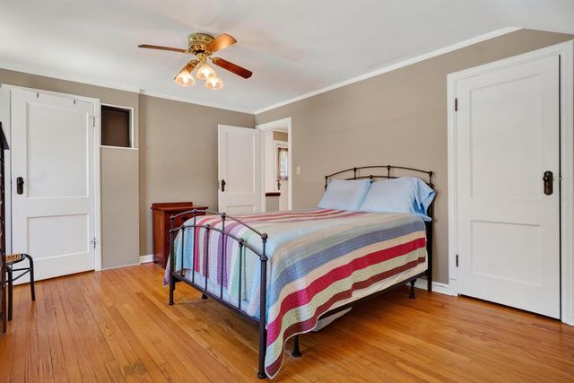 5008 N Elkhart AVENUE, Whitefish Bay, WI 53217