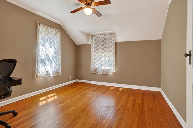 5008 N Elkhart AVENUE, Whitefish Bay, WI 53217