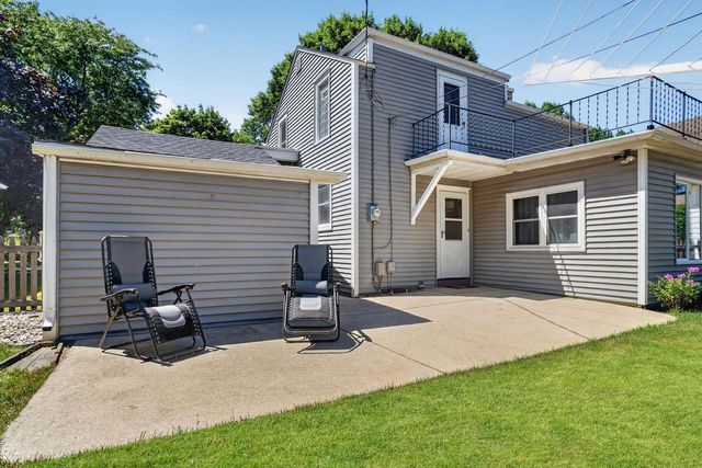 5008 N Elkhart AVENUE, Whitefish Bay, WI 53217