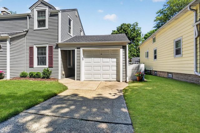 5008 N Elkhart AVENUE, Whitefish Bay, WI 53217
