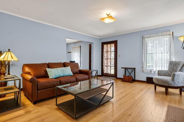 5008 N Elkhart AVENUE, Whitefish Bay, WI 53217