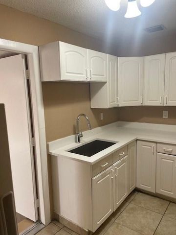 6432 B SW B 18th Court B, Pompano Beach, FL 33068