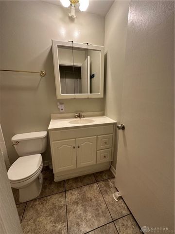 407 Cherrywood Drive, Fairborn, OH 45324