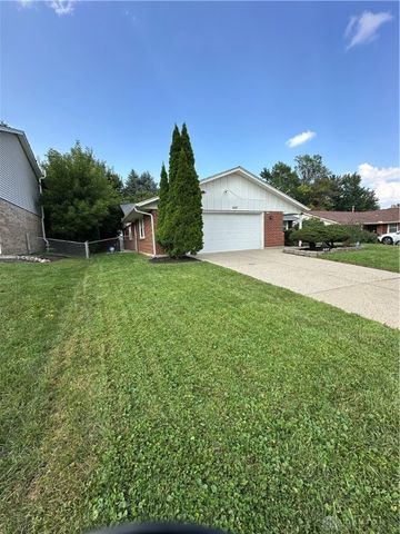407 Cherrywood Drive, Fairborn, OH 45324