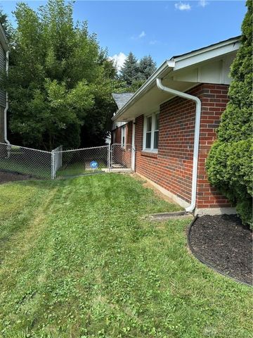 407 Cherrywood Drive, Fairborn, OH 45324