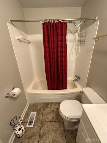 407 Cherrywood Drive, Fairborn, OH 45324