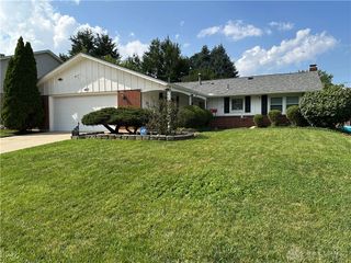 407 Cherrywood Drive, Fairborn, OH 45324