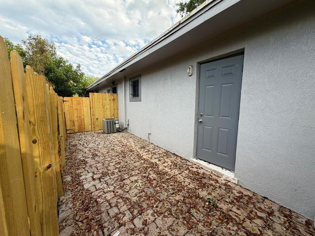 1023 NW 1st Avenue Apt.4, Fort Lauderdale, FL 33311