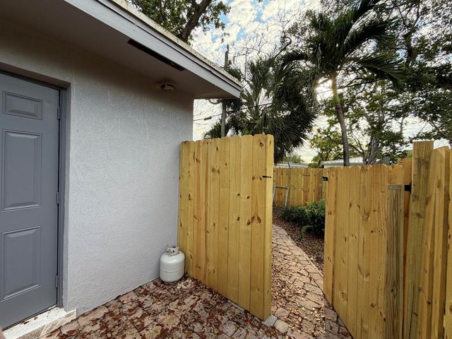 1023 NW 1st Avenue Apt.4, Fort Lauderdale, FL 33311