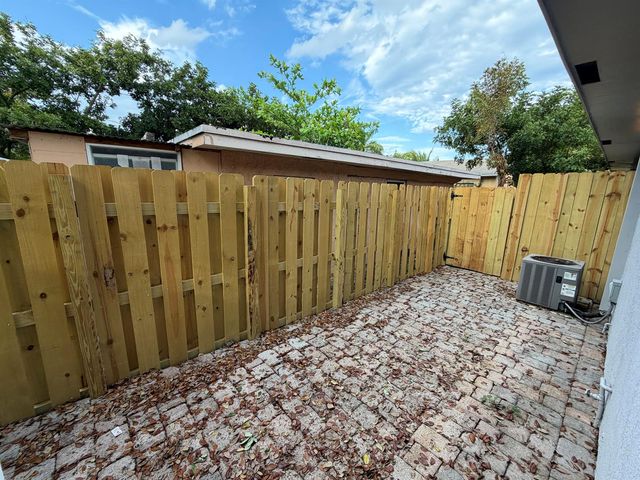 1023 NW 1st Avenue Apt.4, Fort Lauderdale, FL 33311