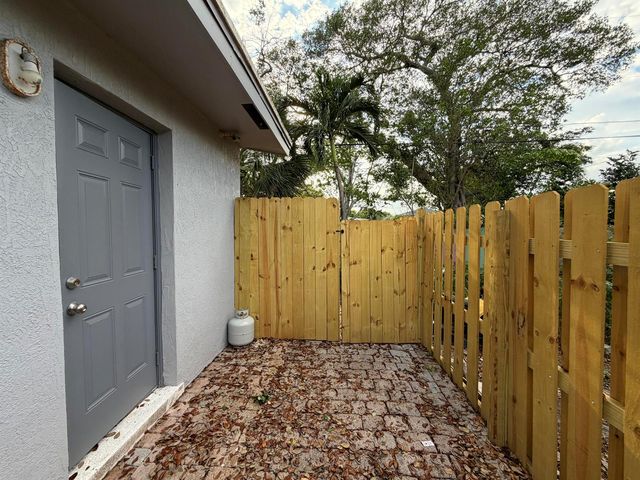 1023 NW 1st Avenue Apt.4, Fort Lauderdale, FL 33311
