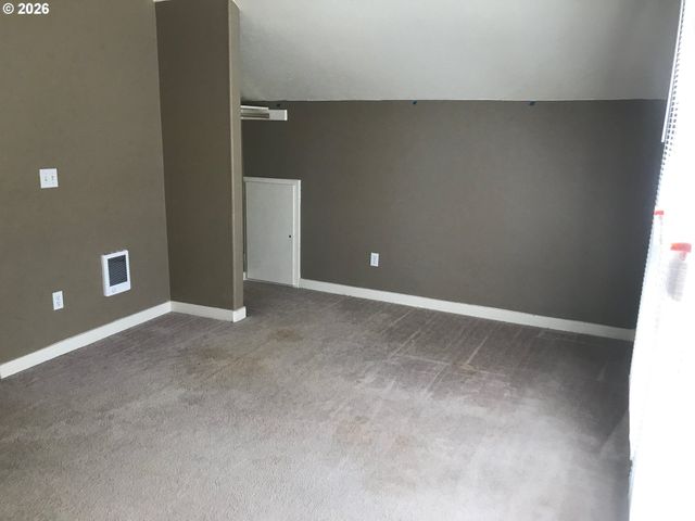 1017 5TH St, Oregon City, OR 97045