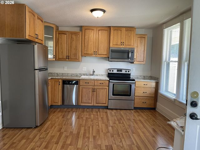 1017 5TH St, Oregon City, OR 97045