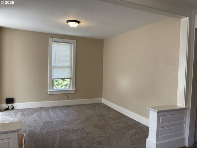 1017 5TH St, Oregon City, OR 97045