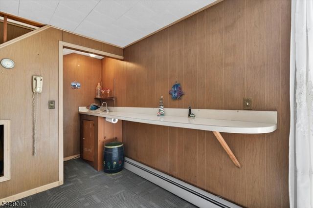 9 Duck Point Trl, Jefferson Twp., NJ 07885