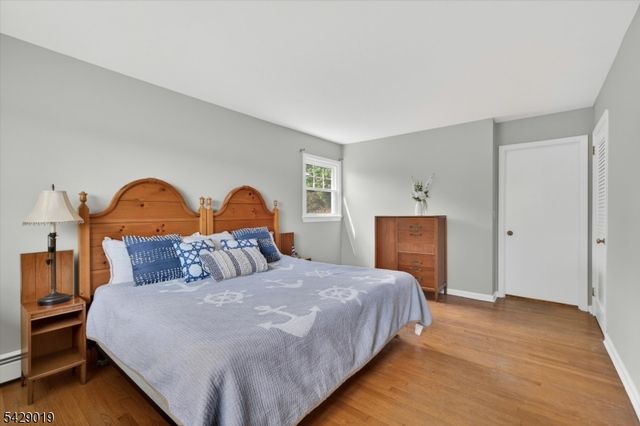 9 Duck Point Trl, Jefferson Twp., NJ 07885