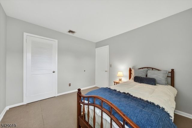 9 Duck Point Trl, Jefferson Twp., NJ 07885