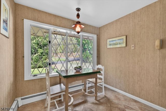 9 Duck Point Trl, Jefferson Twp., NJ 07885