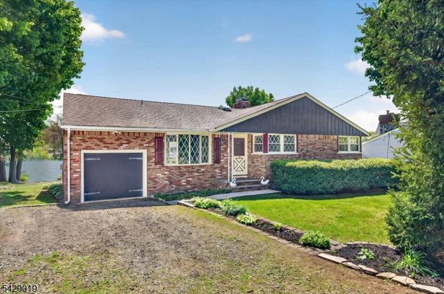 9 Duck Point Trl, Jefferson Twp., NJ 07885