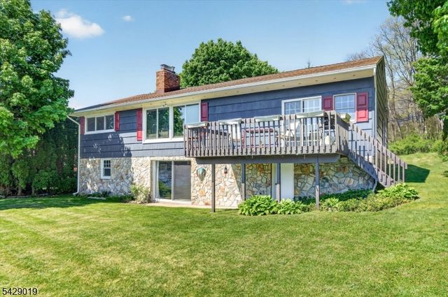 9 Duck Point Trl, Jefferson Twp., NJ 07885