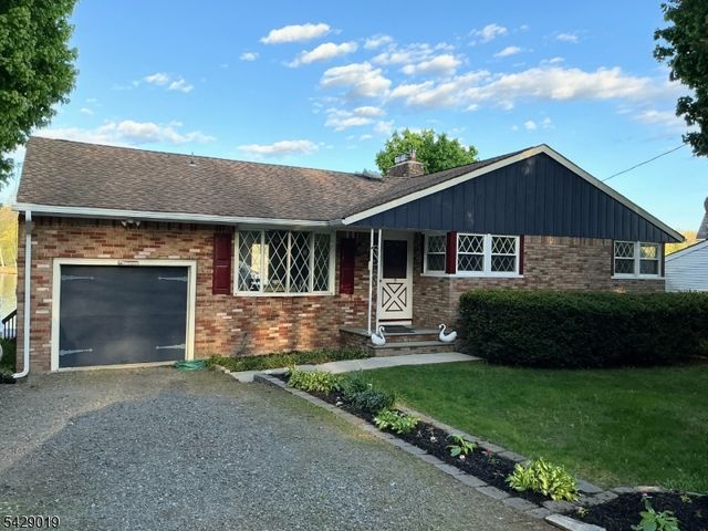 9 Duck Point Trl, Jefferson Twp., NJ 07885