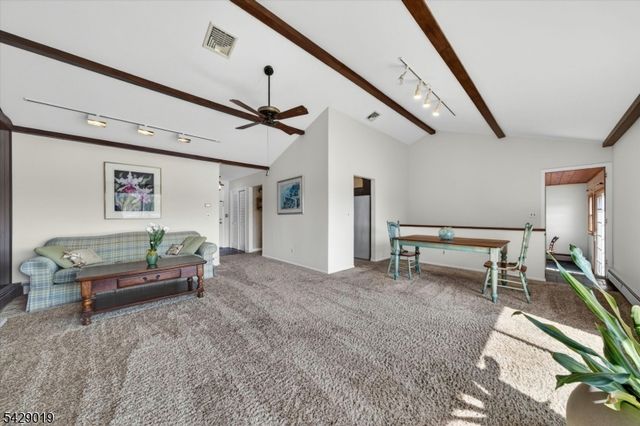9 Duck Point Trl, Jefferson Twp., NJ 07885