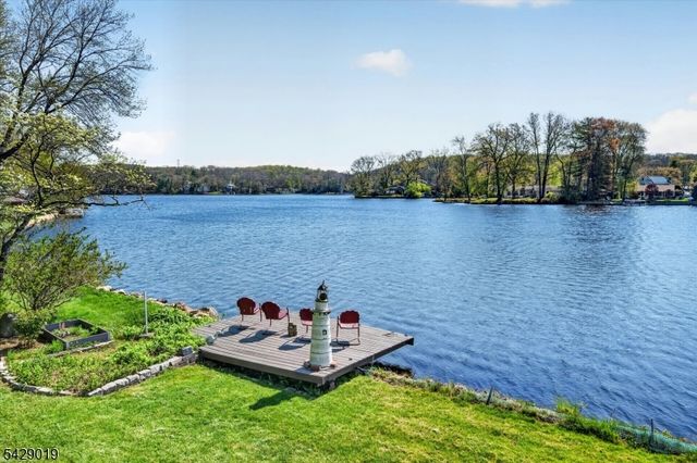 9 Duck Point Trl, Jefferson Twp., NJ 07885