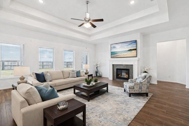 11903 Oakwood Drive, Mont Belvieu, TX 77535