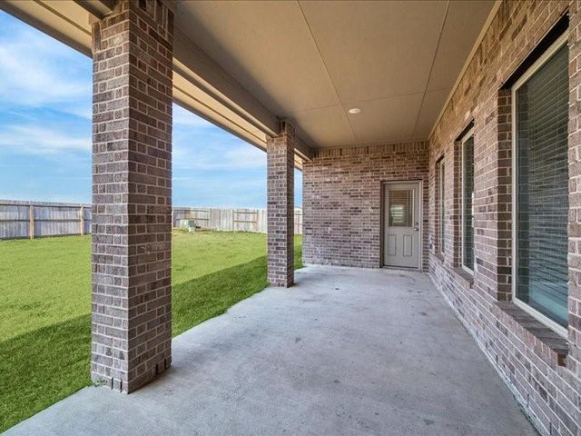 11903 Oakwood Drive, Mont Belvieu, TX 77535