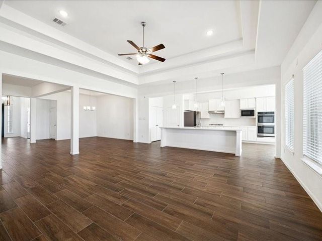 11903 Oakwood Drive, Mont Belvieu, TX 77535