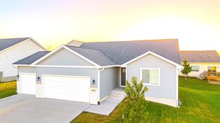 3055 Fairfield Drive, Waukee, IA 50263