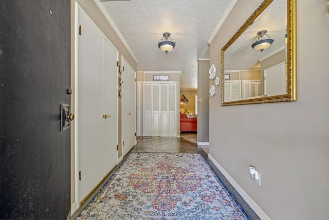6090 Country Club Pl, Merced, CA 95340
