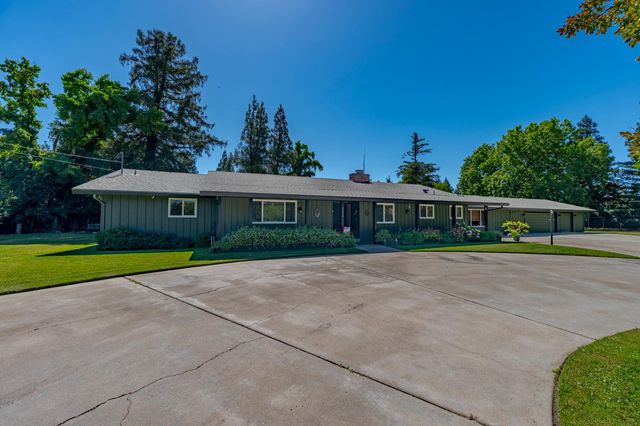 6090 Country Club Pl, Merced, CA 95340