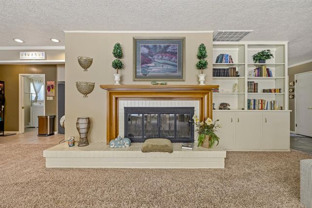 6090 Country Club Pl, Merced, CA 95340