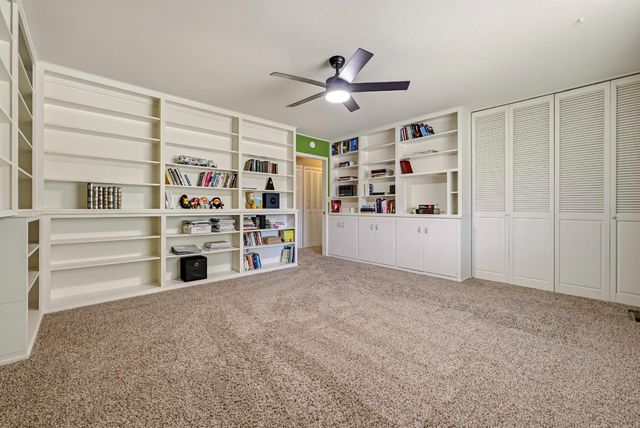 6090 Country Club Pl, Merced, CA 95340