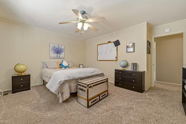 6090 Country Club Pl, Merced, CA 95340
