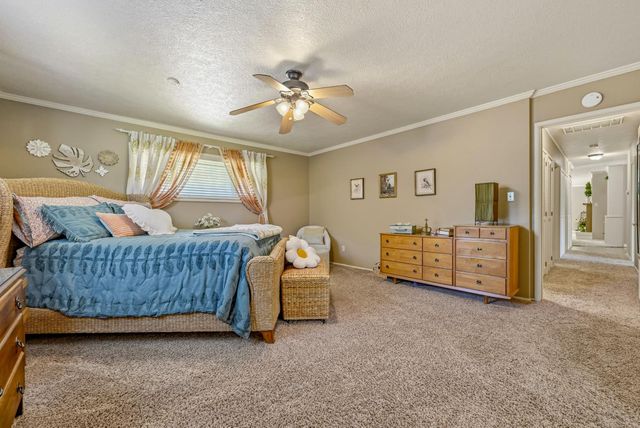 6090 Country Club Pl, Merced, CA 95340