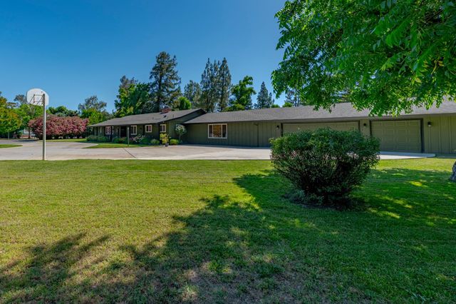 6090 Country Club Pl, Merced, CA 95340